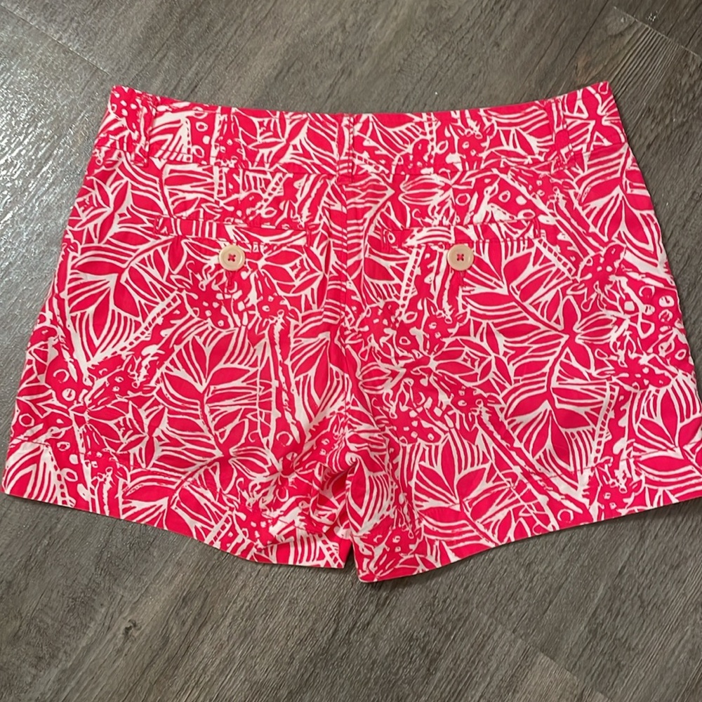 Lilly Pulitzer Punch Pink Giraffe Print Shorts - Picture 4 of 4